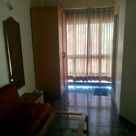 Rajshree Hotel Ахмедабад Экстерьер фото