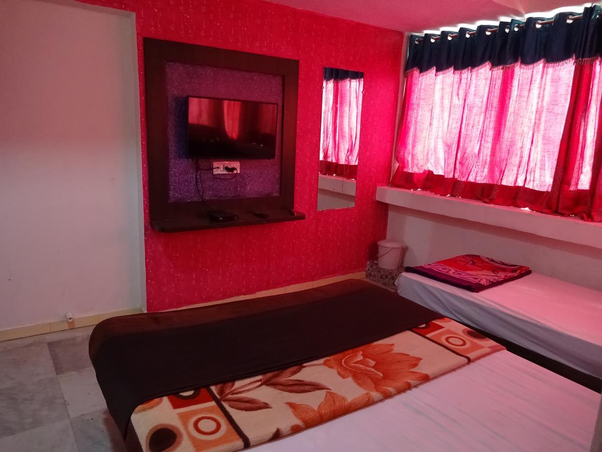 Rajshree Hotel Ахмедабад Экстерьер фото